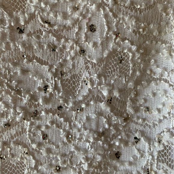 Lace costume - Picture 5 of 6